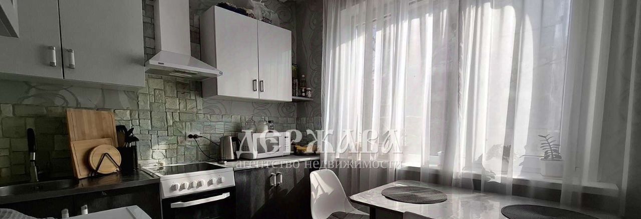 квартира г Старый Оскол мкр Королева 3а фото 2