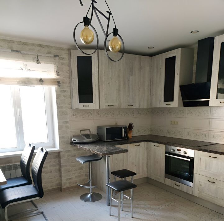 квартира г Саратов р-н Октябрьский ул им Симбирцева В.Н. 40а фото 2