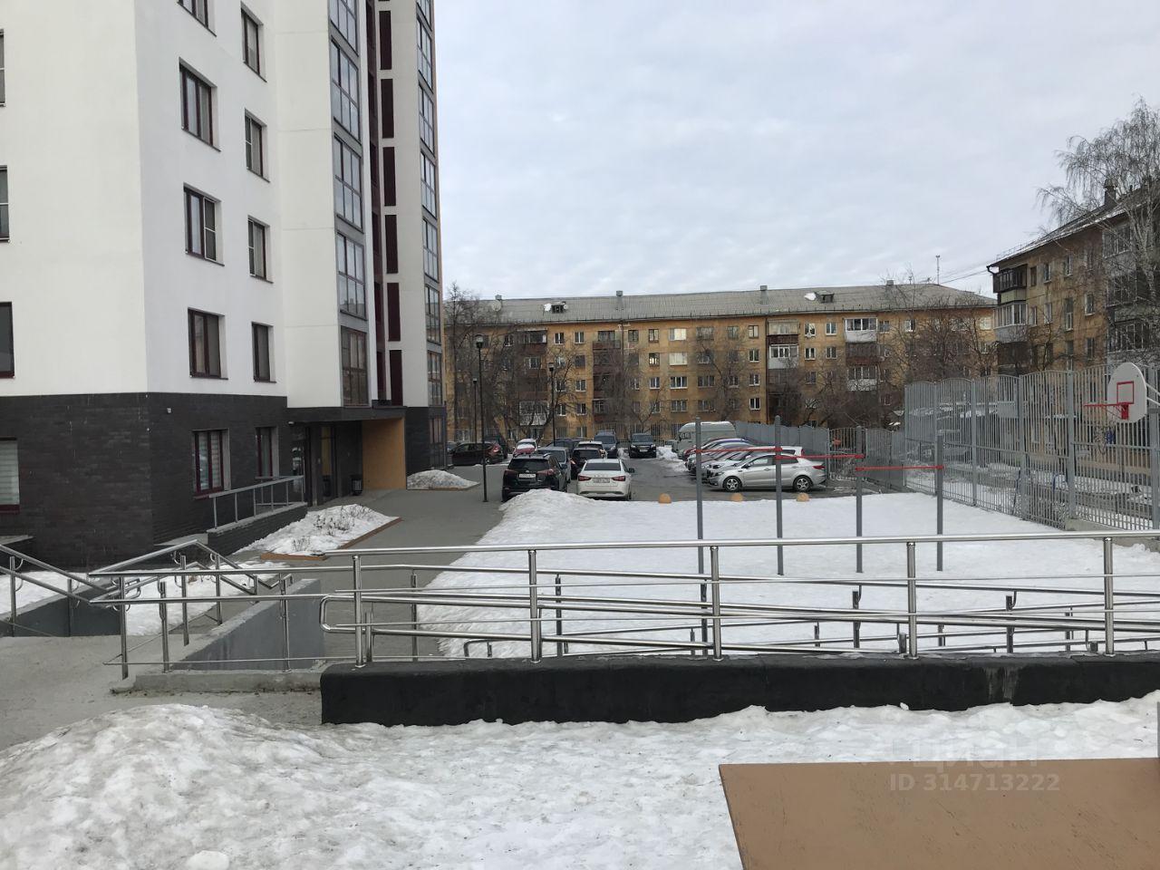квартира г Екатеринбург р-н Орджоникидзевский пер Симбирский 2/4 фото 21