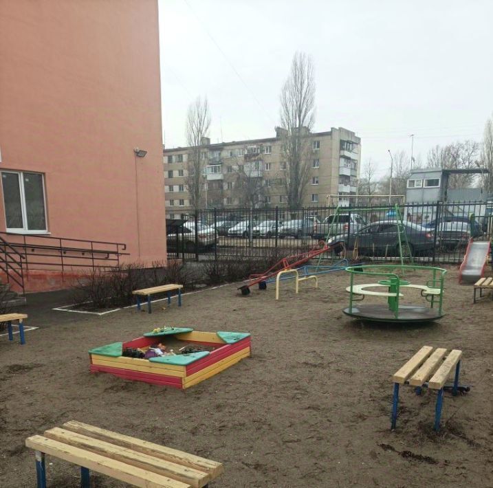 квартира г Саратов р-н Волжский ул Весенняя 10б фото 3