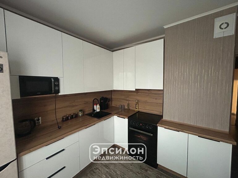 квартира г Курск р-н Центральный ул Евгения Клевцова 8 фото 2