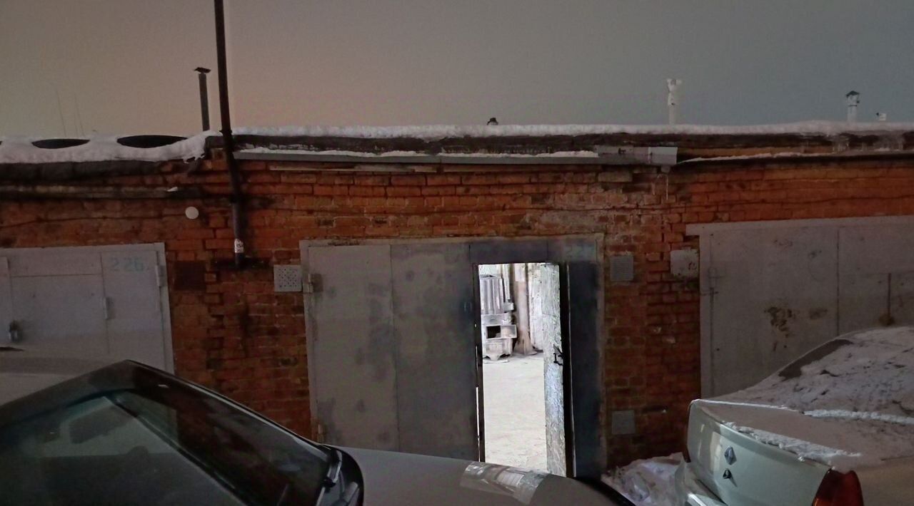гараж г Омск р-н Центральный ул Завертяева 2 фото 6