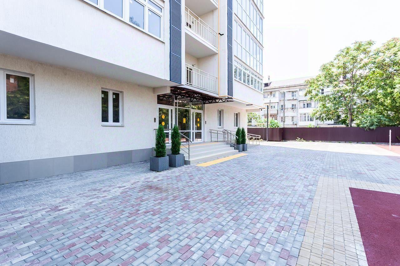 квартира г Краснодар р-н Центральный ул им. Орджоникидзе 97 фото 1
