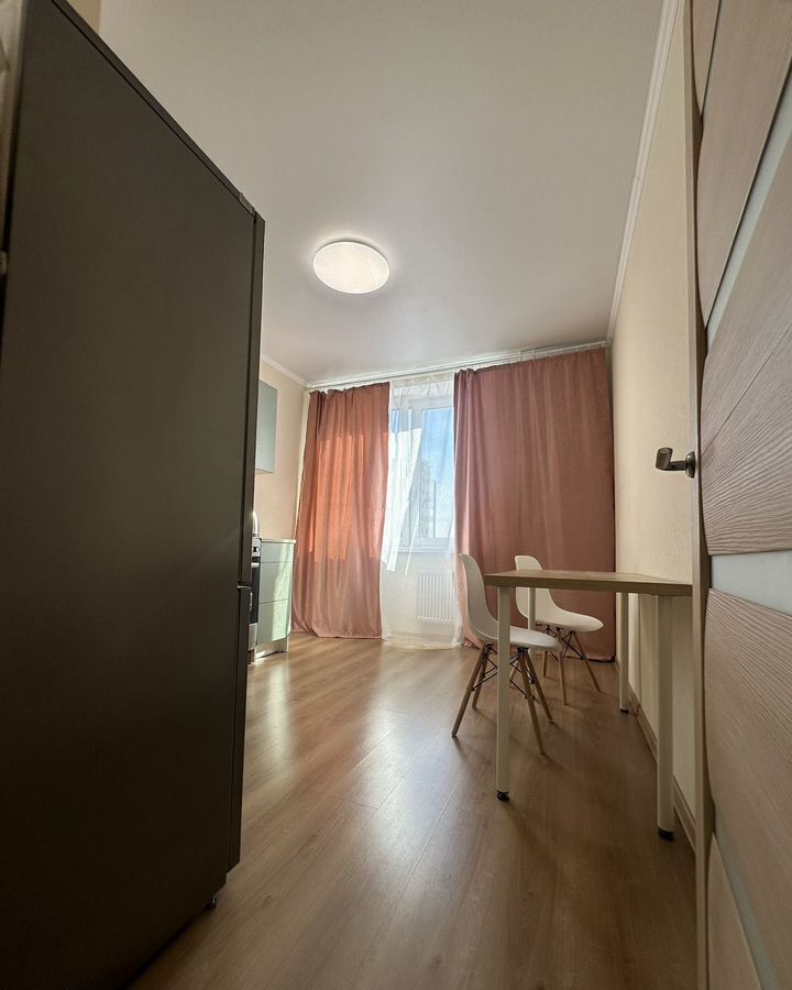 квартира г Тюмень р-н Ленинский ул Тимофея Чаркова 81к/2 фото 2