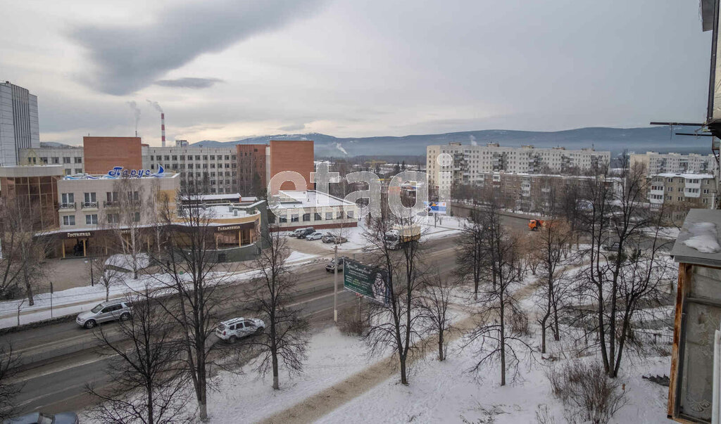 квартира г Златоуст ул 40-летия Победы 2 фото 3