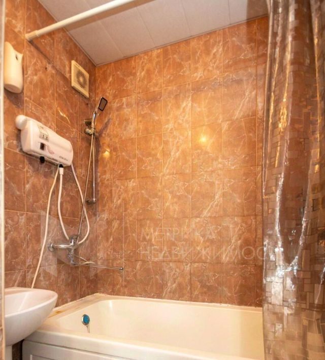 квартира г Тюмень р-н Калининский ул Барнаульская 34 фото 10