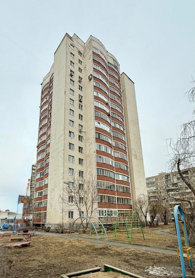 квартира г Екатеринбург р-н Кировский б-р Сиреневый 10 фото 2