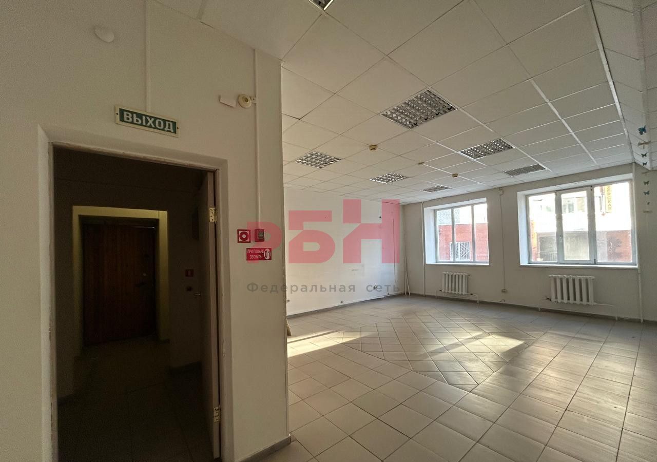торговое помещение г Тюмень р-н Центральный ул 50 лет Октября 1/1 фото 2