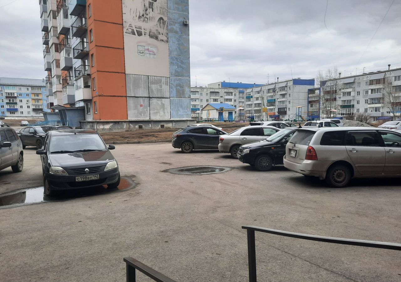 квартира г Прокопьевск р-н Рудничный мкр-н Тырган, 10-й мкр-н, 52 фото 2