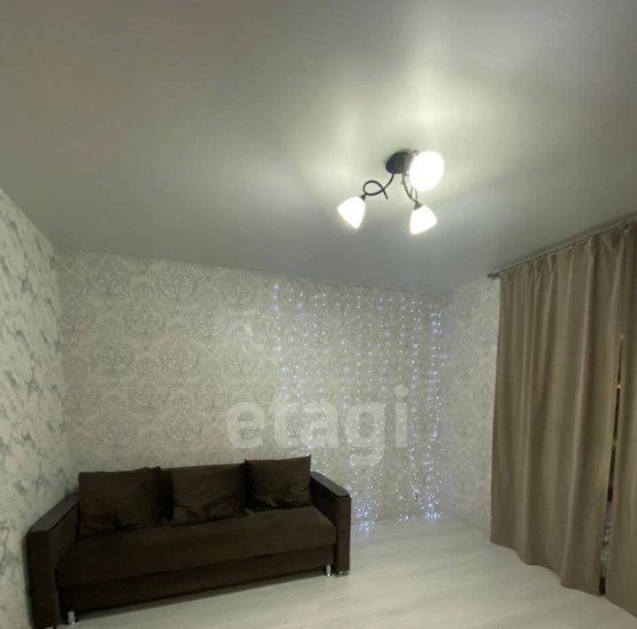 квартира г Сургут ул Ивана Захарова 11/1 30-й фото 1