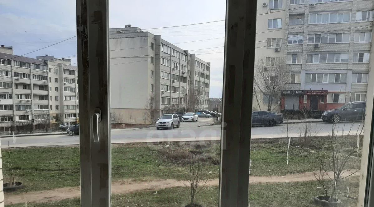 квартира г Саратов р-н Волжский ул им Исаева Н.В. 25 фото 4