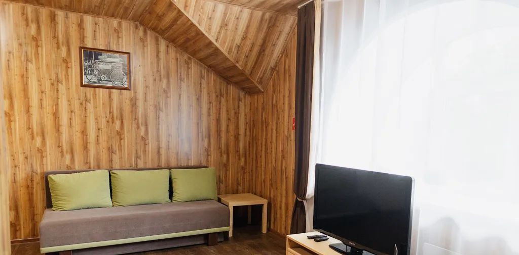 комната г Красноярск р-н Октябрьский ул Биатлонная 10 фото 3