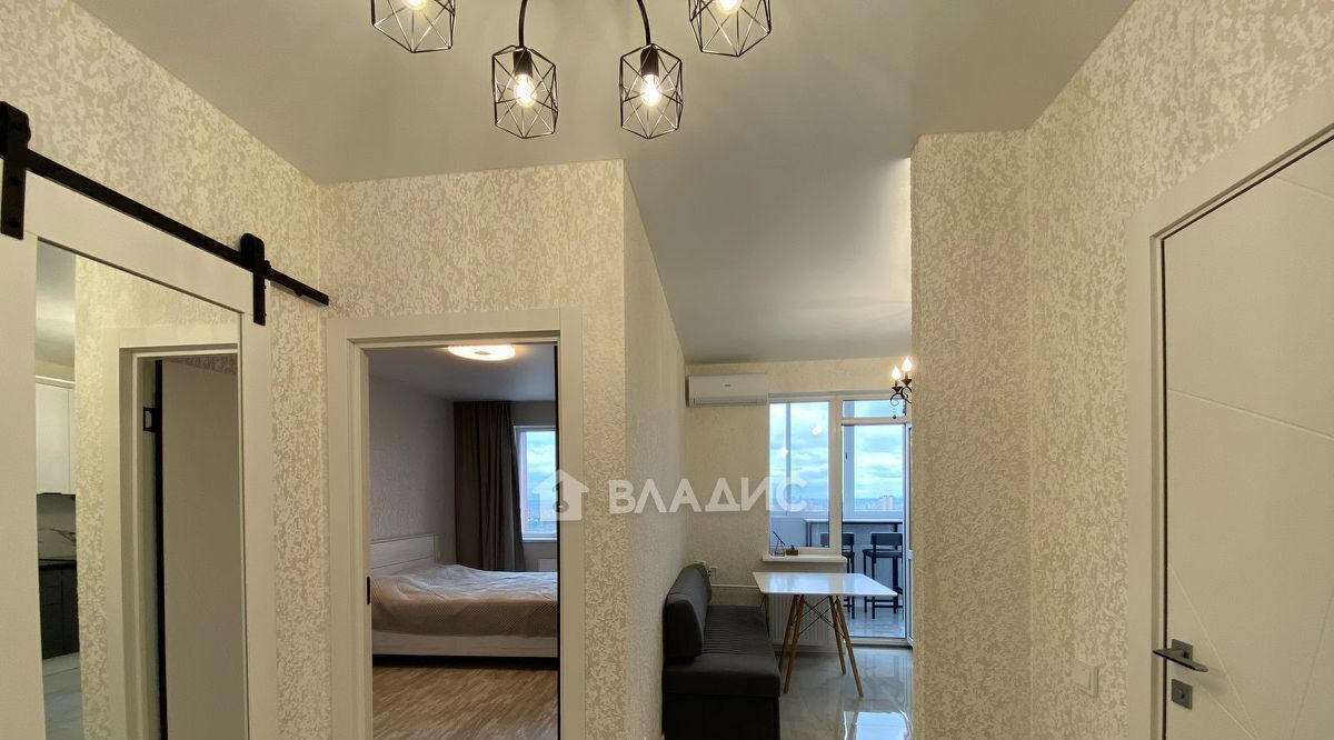 квартира г Волгоград р-н Дзержинский ул Качинцев 79а фото 11