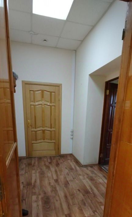 офис г Волгоград р-н Краснооктябрьский пр-кт им. В.И. Ленина 92 фото 9