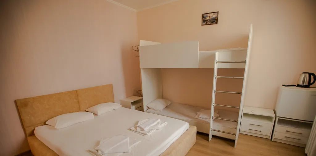 комната г Феодосия пгт Коктебель пер Школьный 1ж фото 1