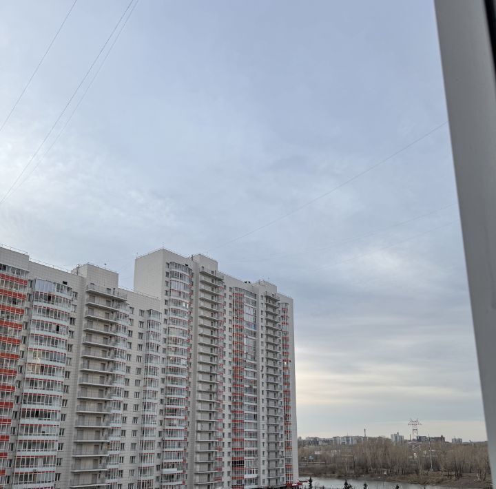 квартира г Красноярск р-н Свердловский ул Карамзина 14 фото 2