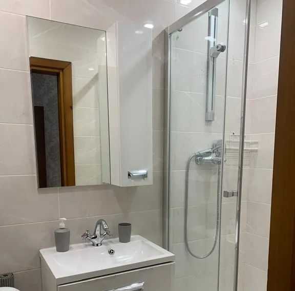 комната г Красноярск р-н Советский пр-кт Металлургов 51а фото 2