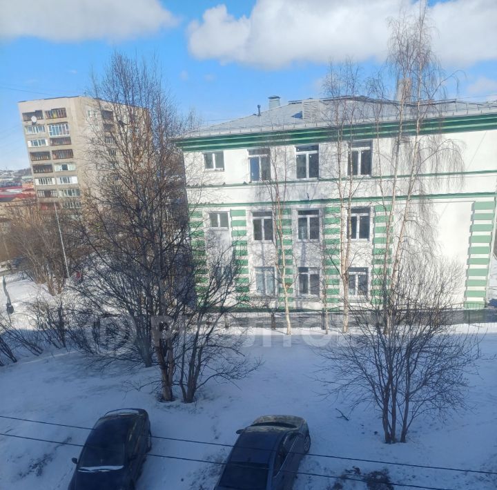 комната г Мурманск р-н Октябрьский ул Капитана Буркова 29 фото 2