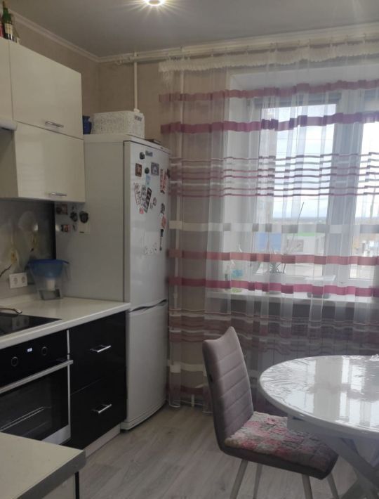 квартира г Старый Оскол ул Хмелева 32 фото 2
