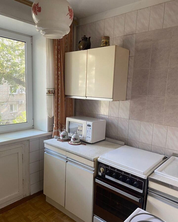 квартира г Саратов р-н Кировский ул им Емлютина Д.В. 51 фото 8