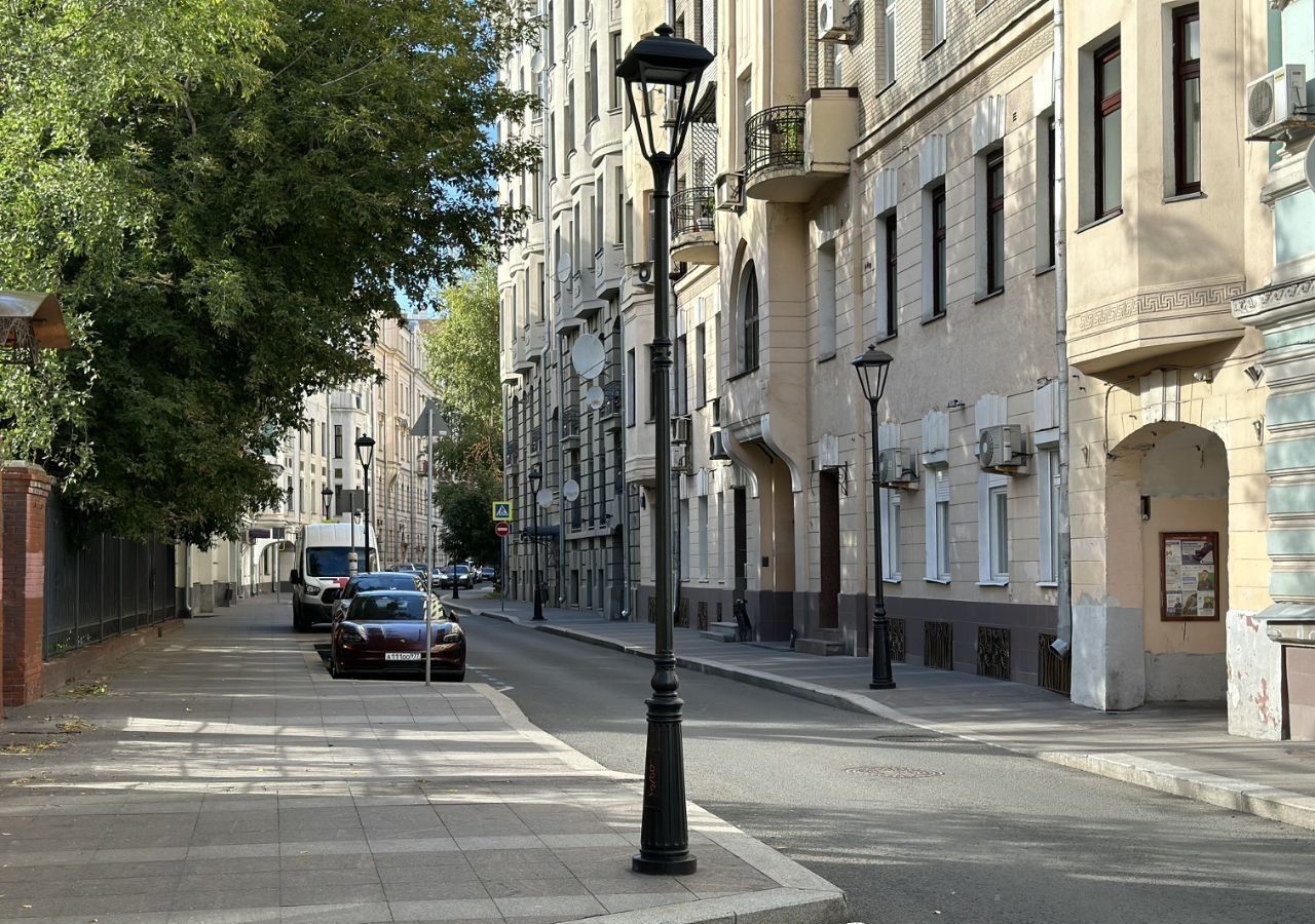 квартира г Москва метро Чистые пруды ул Жуковского 11 фото 17