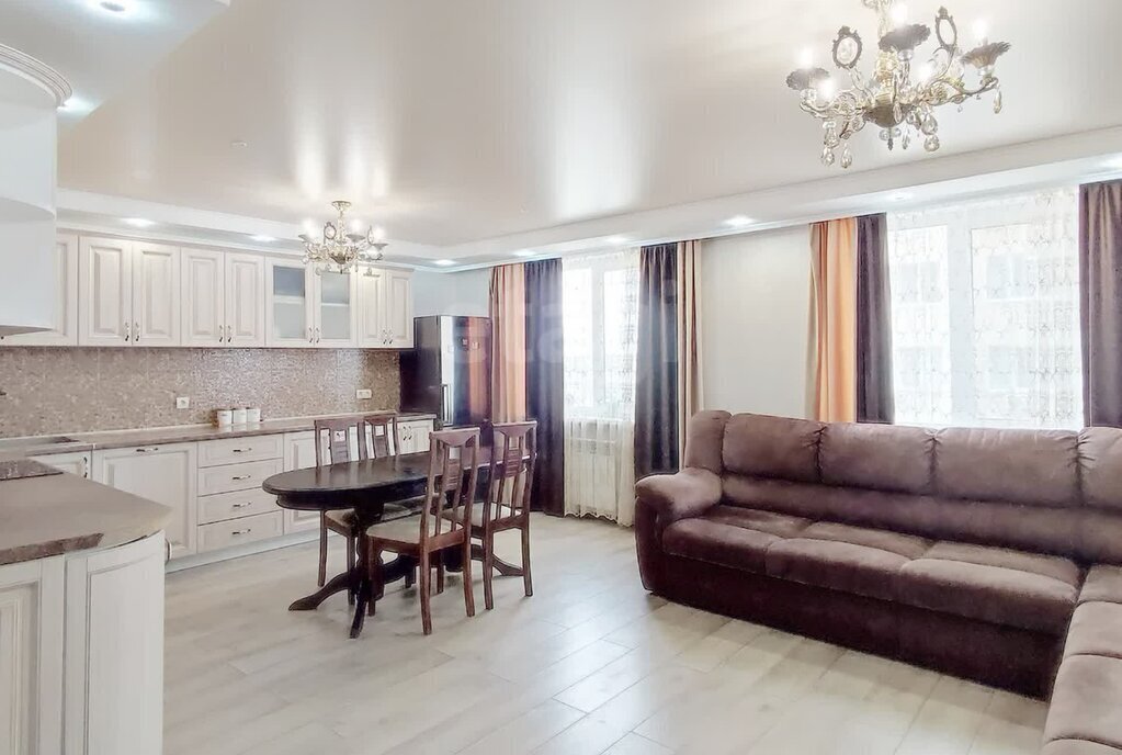 квартира г Саратов улица имени С. Ф. Тархова, 29Б фото 1