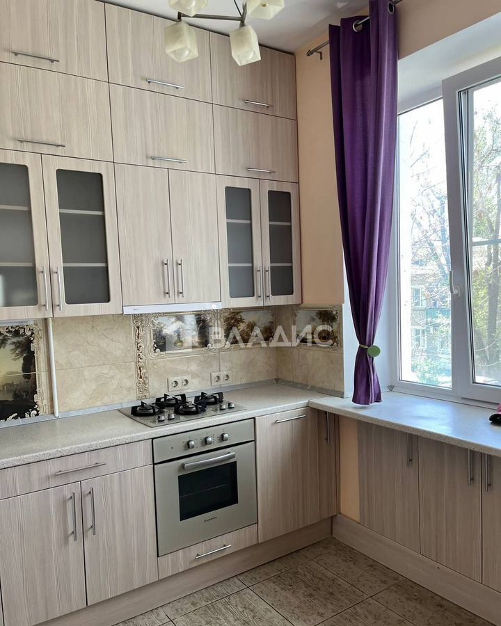 квартира г Волгоград р-н Тракторозаводский ул им. Атласова 10 фото 3