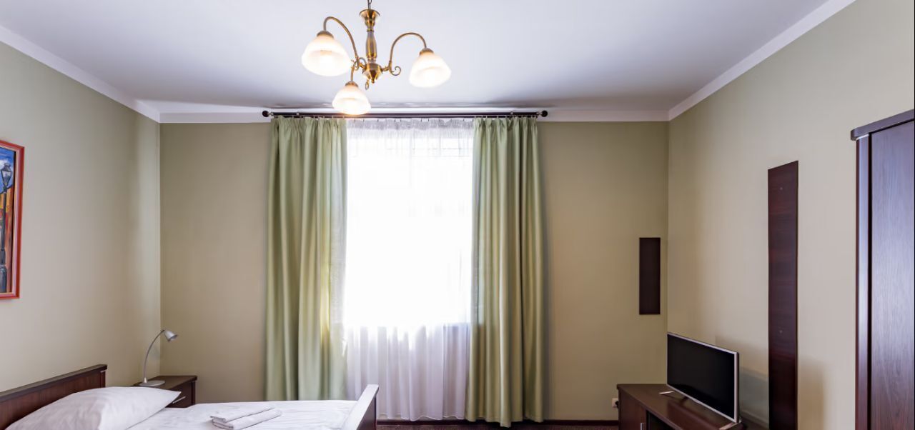 комната г Калининград р-н Центральный ул Каштановая аллея 1в фото 3