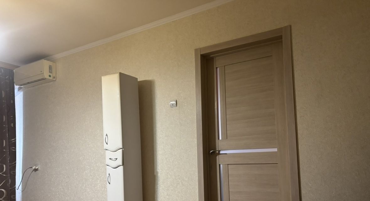 квартира г Тольятти р-н Автозаводский ул Юбилейная 13 фото 2