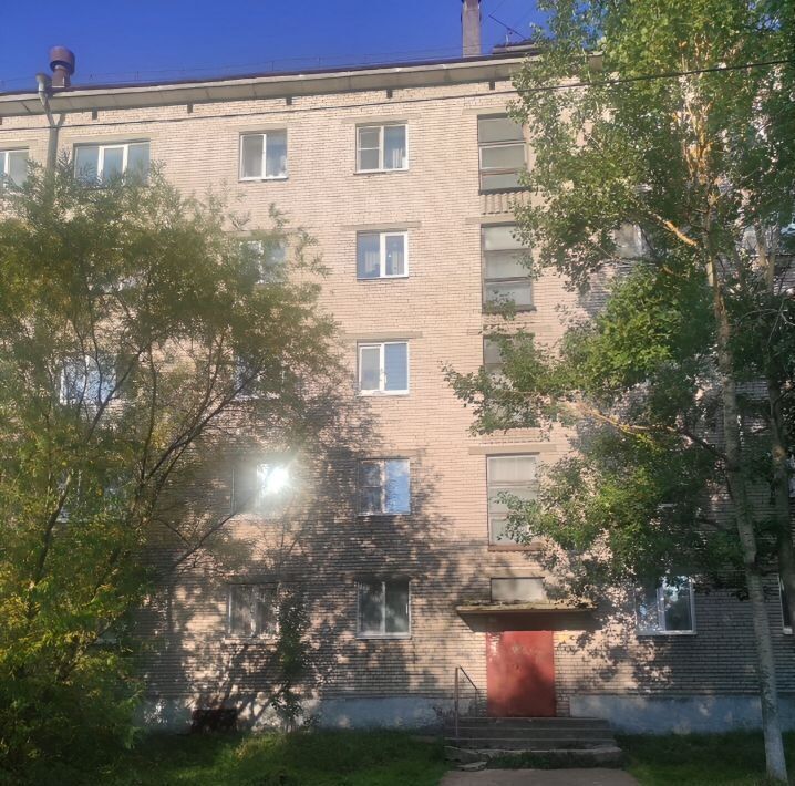 квартира г Новодвинск ул 50-летия Октября 46к/1 фото 1