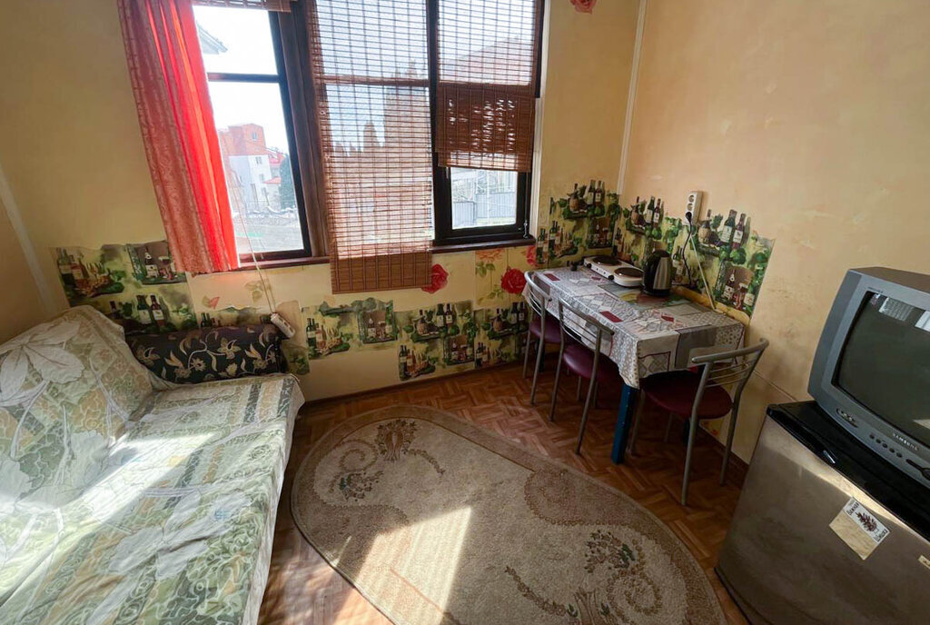 квартира г Алушта ул Октябрьская 7/2 фото 4