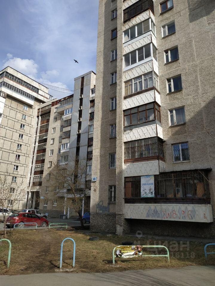 квартира г Екатеринбург р-н Орджоникидзевский ул Индустрии 38 фото 1