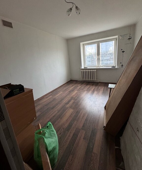 комната г Великий Новгород Завокзальный ул Космонавтов 8 фото 1