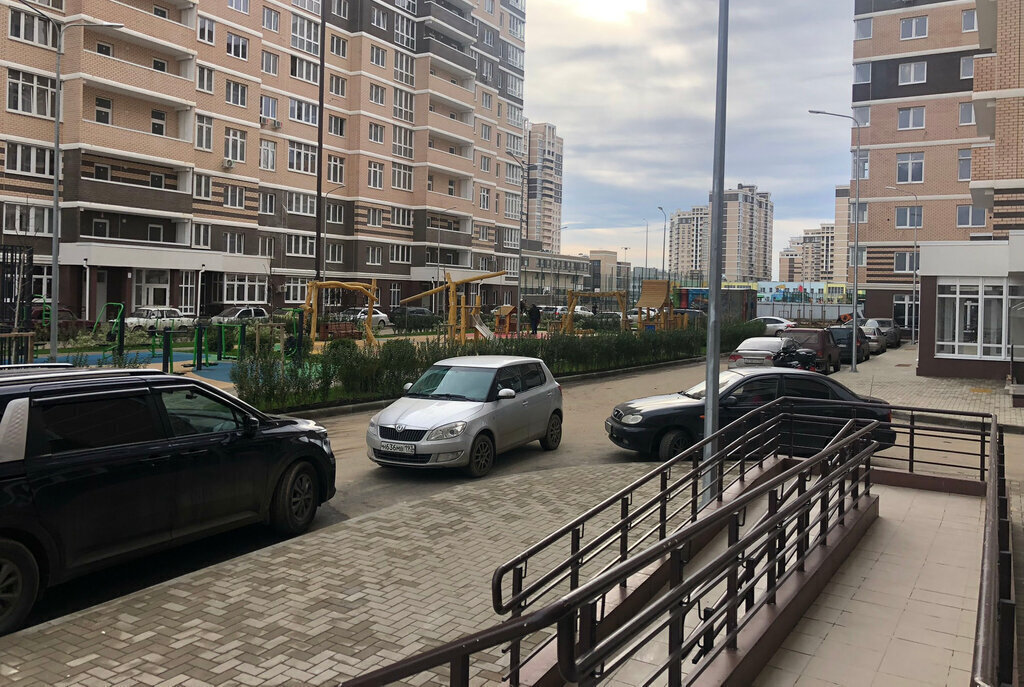 квартира г Краснодар ул им. Мурата Ахеджака 12к/3 фото 1