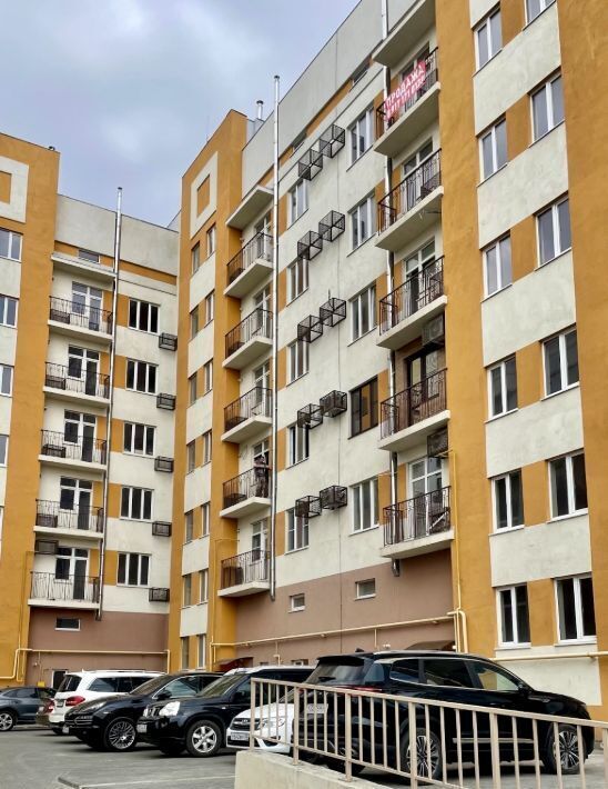 квартира г Астрахань р-н Кировский ул Кремлевская 1/4 фото 2