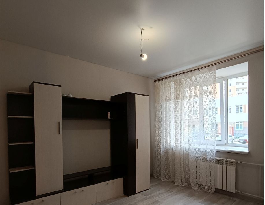 квартира г Саратов р-н Заводской ул им Кривохижина Александра 4а фото 1