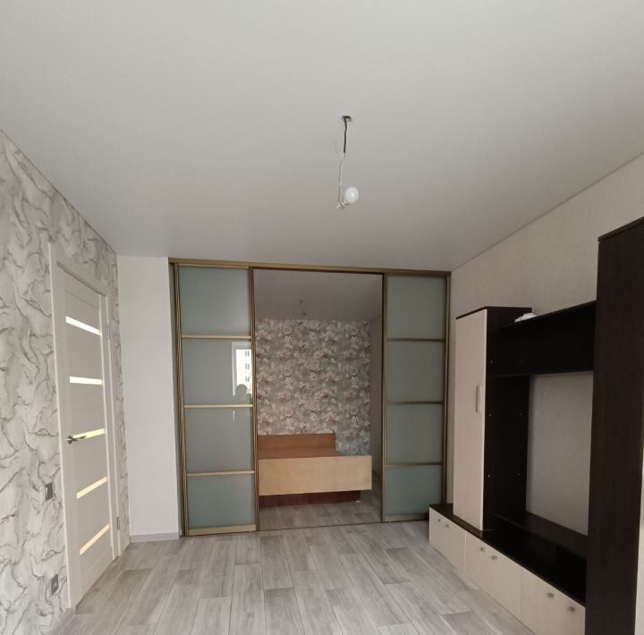 квартира г Саратов р-н Заводской ул им Кривохижина Александра 4а фото 3