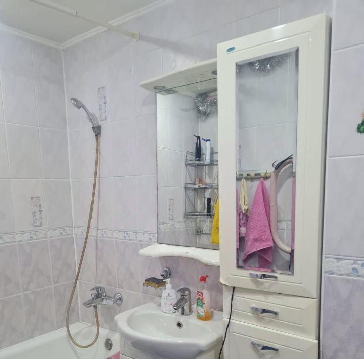 комната г Омск р-н Кировский ул Дианова 22 фото 4