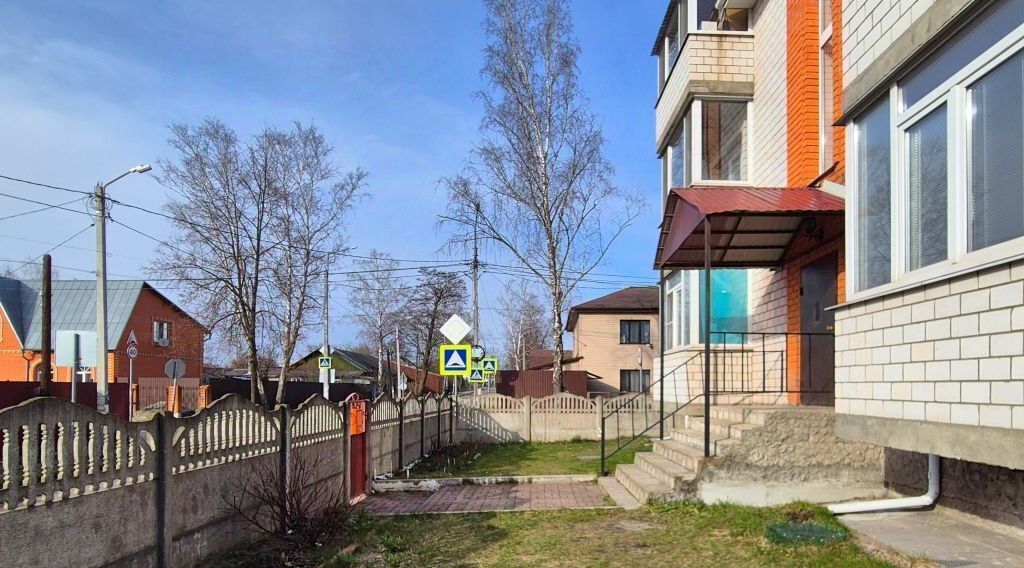квартира г Брянск р-н Володарский ул Космонавтов 34 фото 26