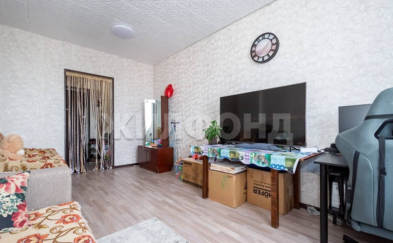квартира г Новосибирск ул Лейтенанта Амосова 74 фото 2