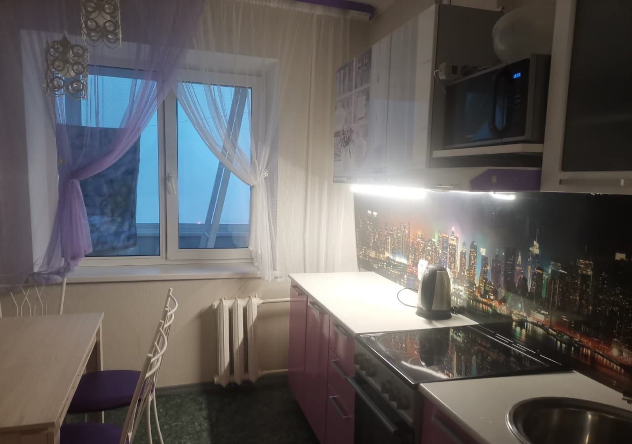 квартира г Тобольск 10-й мкр-н, 6 фото 1