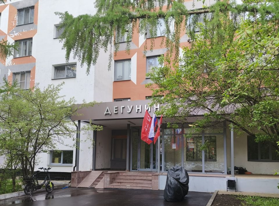 квартира г Москва метро Селигерская ул Дегунинская 1к/4 фото 1