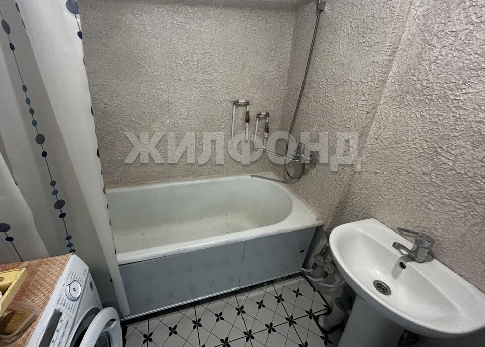 квартира г Новосибирск р-н Дзержинский Берёзовая роща ул Авиастроителей 13 фото 4