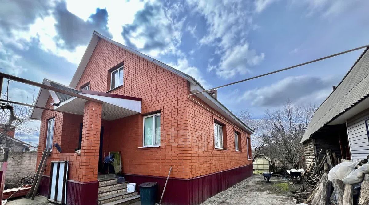 дом р-н Яковлевский г Строитель ул Центральная 102 фото 1