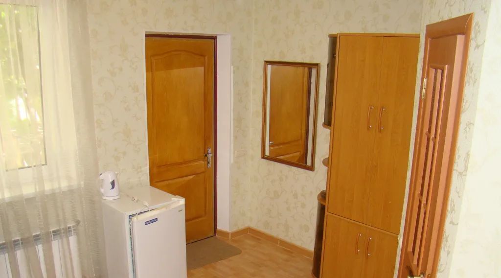комната г Феодосия наб Черноморская 40а фото 3