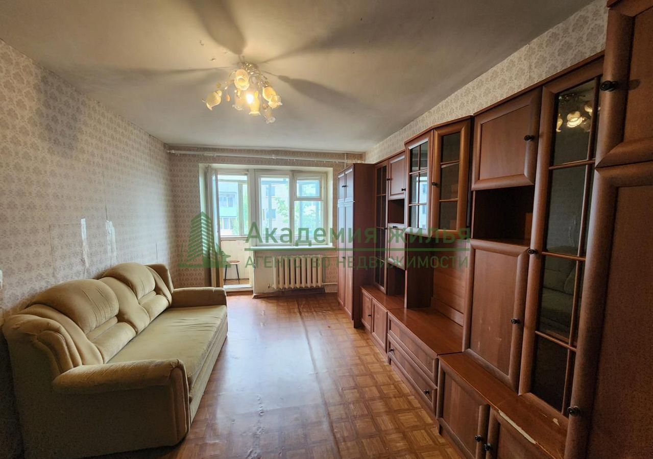 квартира г Саратов р-н Фрунзенский ул им Емлютина Д.В. 49 фото 2