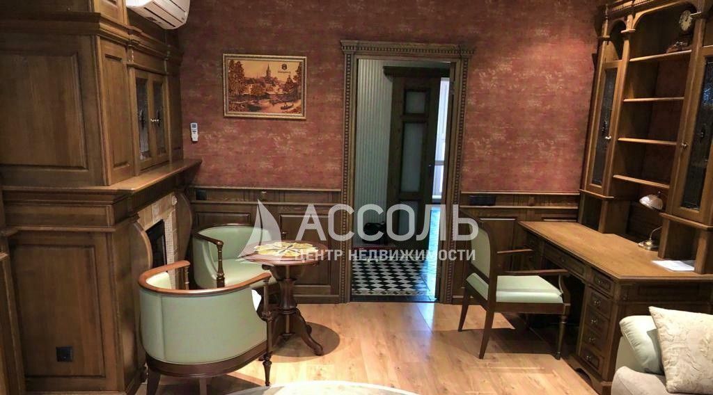 квартира г Омск р-н Центральный ул Комиссаровская 2 фото 7