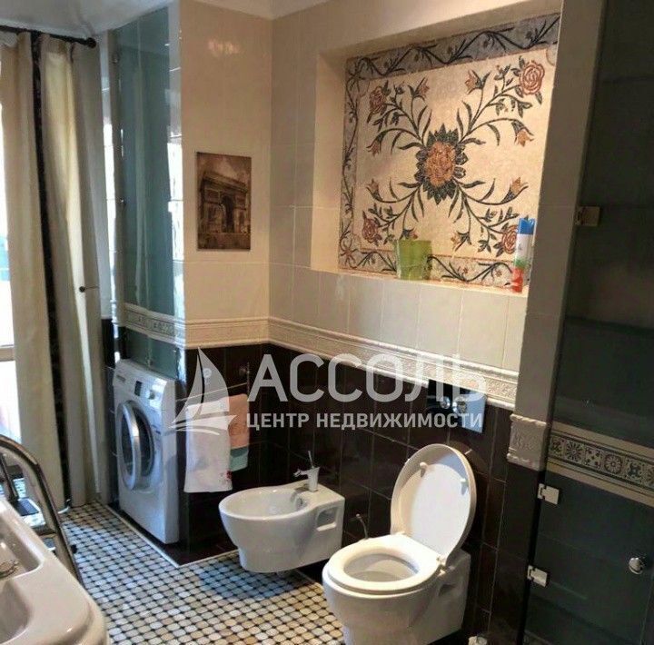 квартира г Омск р-н Центральный ул Комиссаровская 2 фото 13
