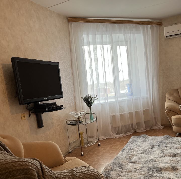 квартира г Тольятти р-н Автозаводский ул Спортивная 18 фото 4