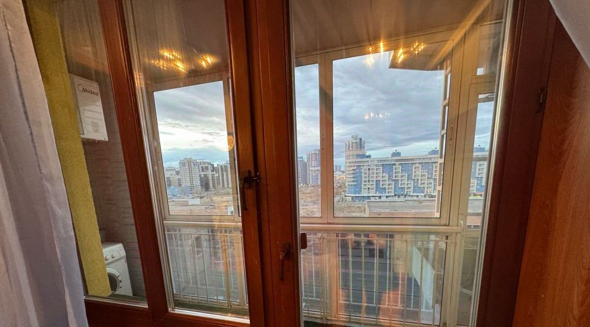 квартира г Красноярск р-н Советский ул Молокова 1к/1 фото 6